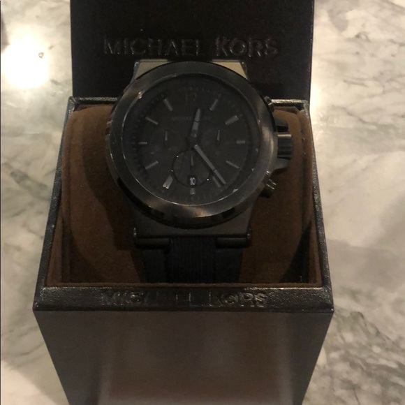 Michael Kors Watch - Picture 3 of 6